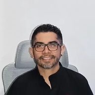 Dr. Anuar Mena Balán